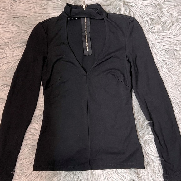 NWOT bebe long sleeve top. - Picture 5 of 6